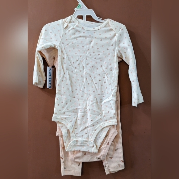 New Carter's 3pc onesie & pants set, size 18 months, TG - Picture 2 of 5